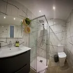 2br Patio & Pool Arenas Valence