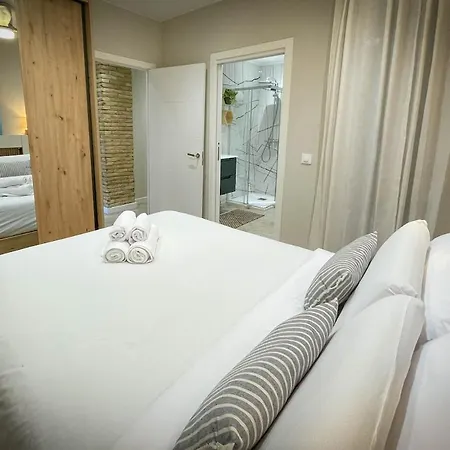 2br Patio & Pool Arenas Valência